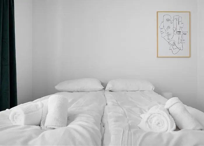 Behind Bryggen - Renovated - Budget Friendly *